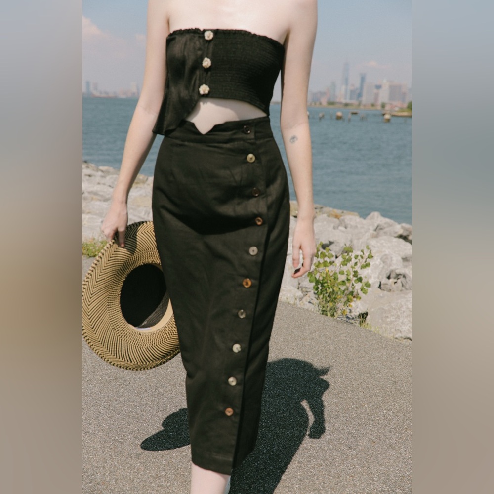 Ajaie Alaie High Waisted black linen Midi Pencil Skirt